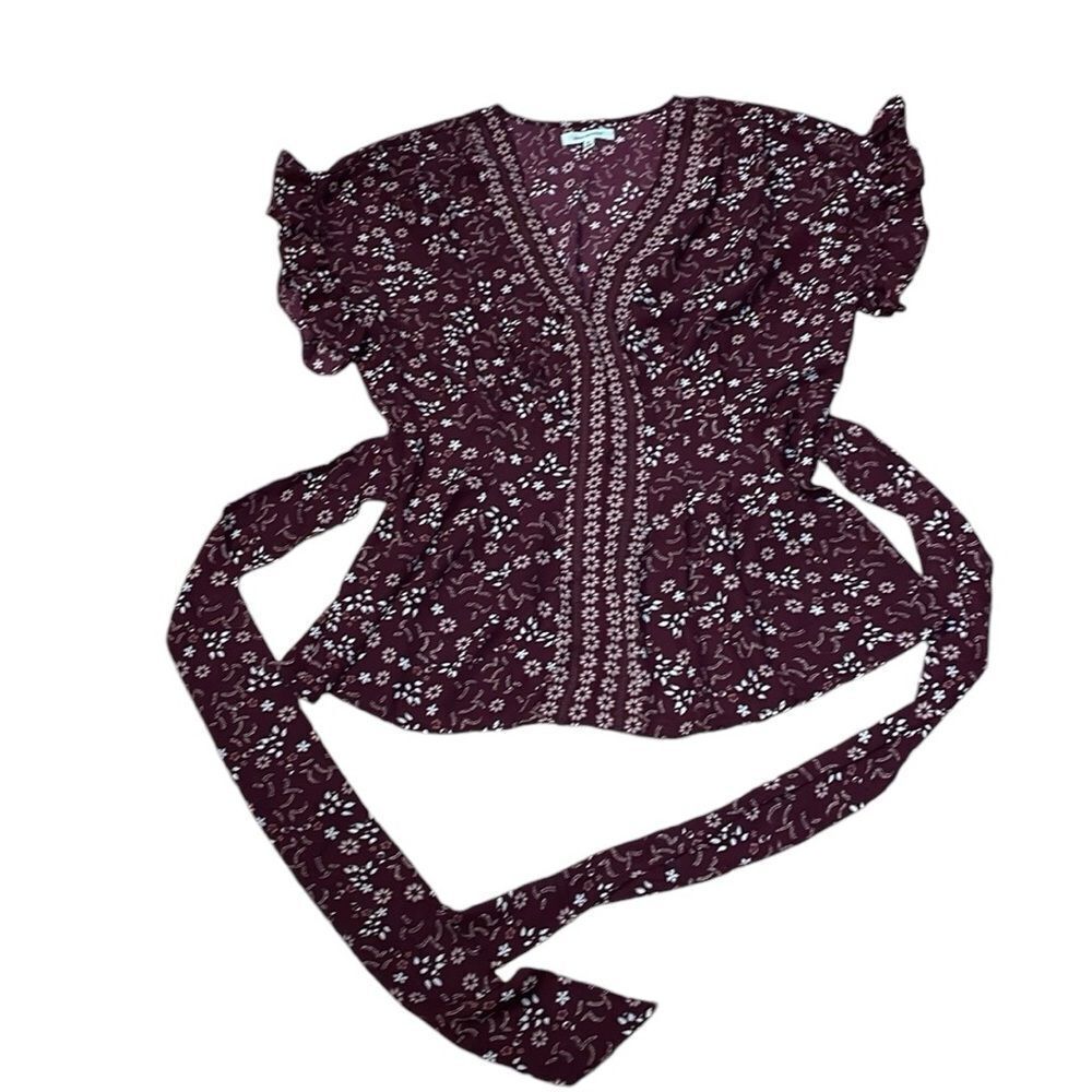 Floral Tie-Waist V-Neck Top in Burgundy
